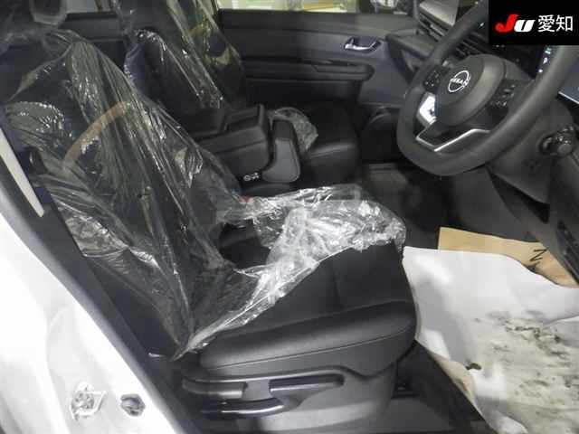 Nissan SERENA 2026 8153212-6