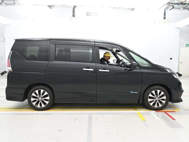 Nissan SERENA 2018 8153351-3