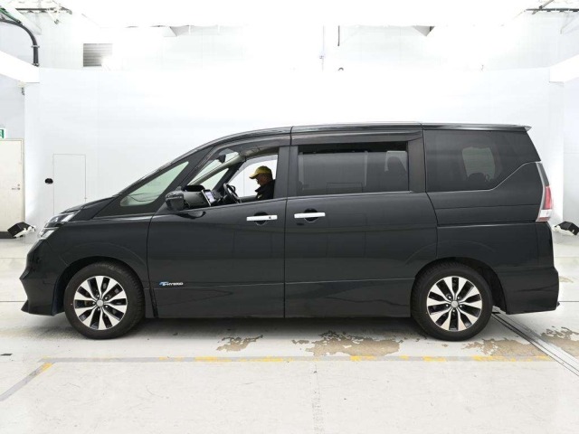 Nissan SERENA 2018 8153351-4