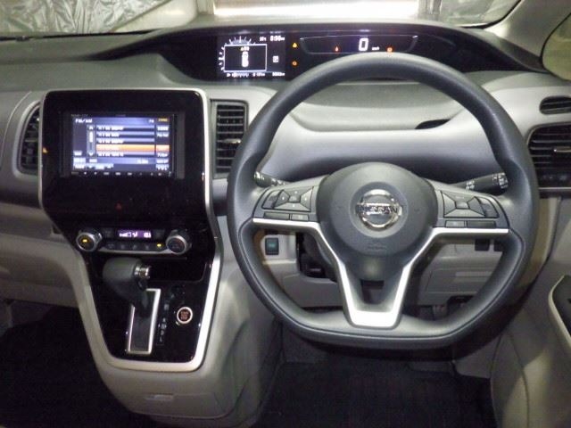 Nissan SERENA 2019 8153393-4