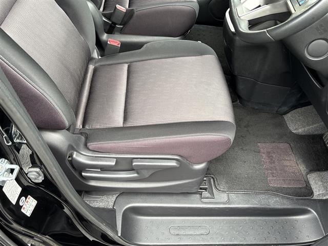 Nissan SERENA 2016 8155007-12