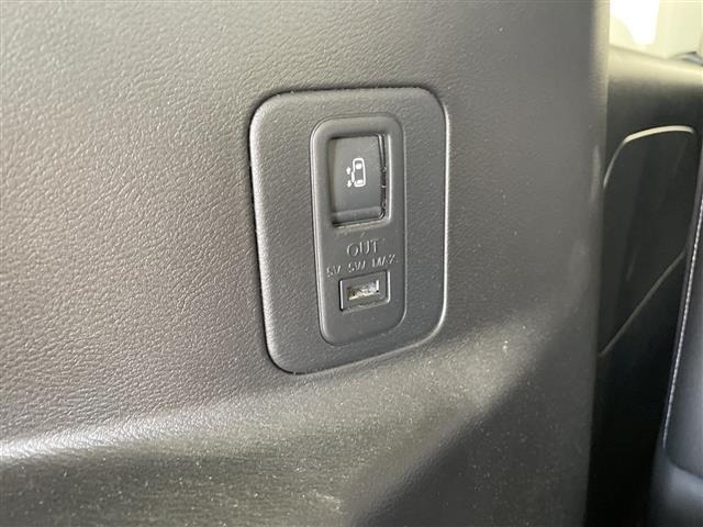 Nissan SERENA 2017 8155008-7