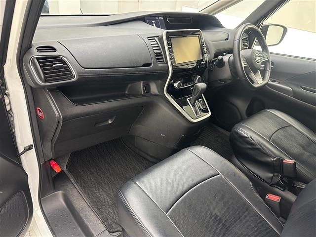Nissan SERENA 2018 8155056-23
