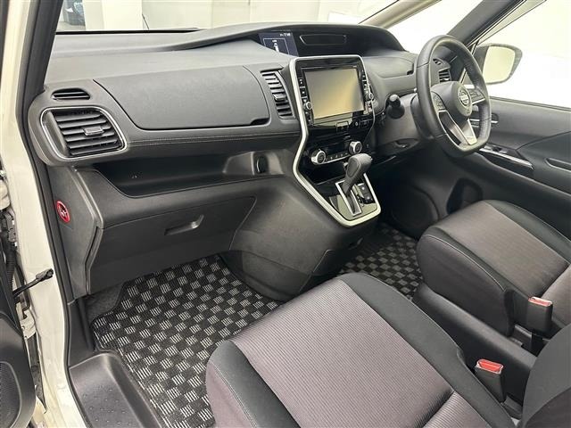 Nissan SERENA 2016 8155101-4