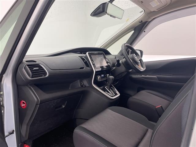 Nissan SERENA 2017 8155208-23