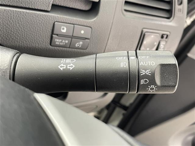 Nissan SERENA 2011 8155464-9