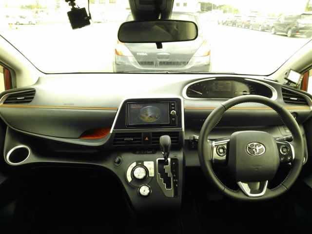 Toyota SIENTA 2017 8151235-8