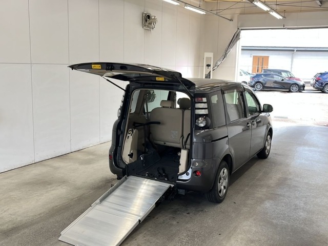 Toyota SIENTA 2008 8151269-1