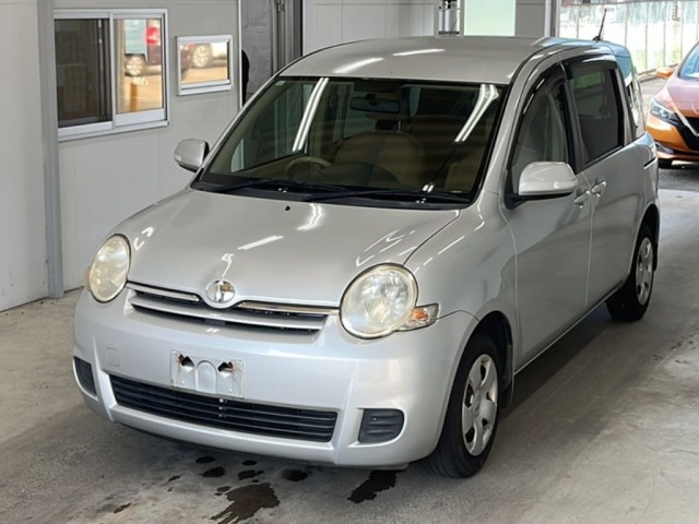 Toyota SIENTA 2011 8151271-0
