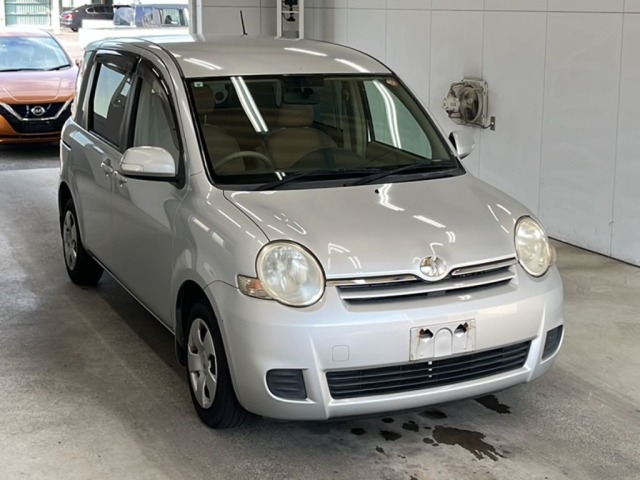 Toyota SIENTA 2011 8151271-4
