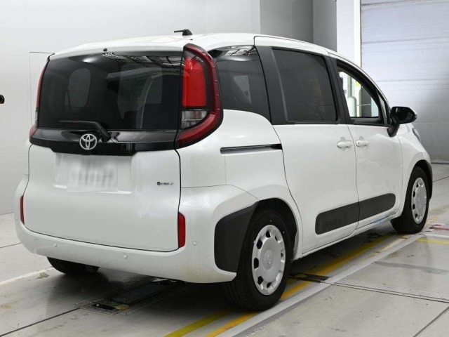 Toyota SIENTA 2025 8151324-1