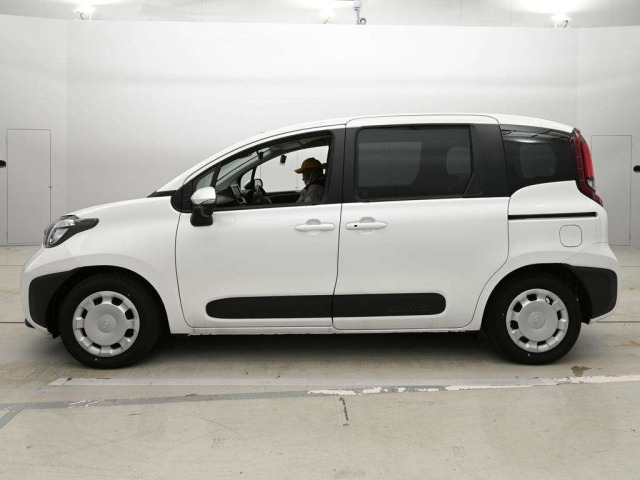 Toyota SIENTA 2025 8151324-4