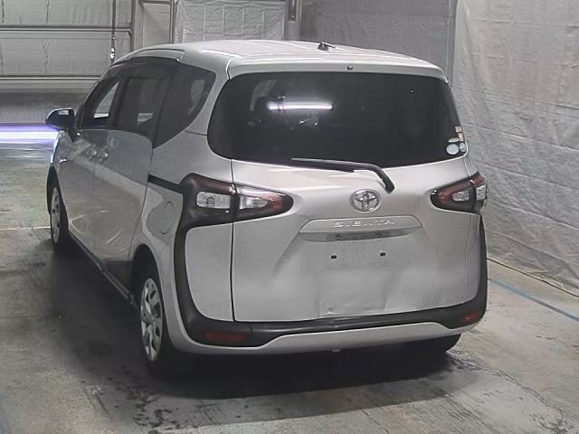 Toyota SIENTA 2017 8151326-8