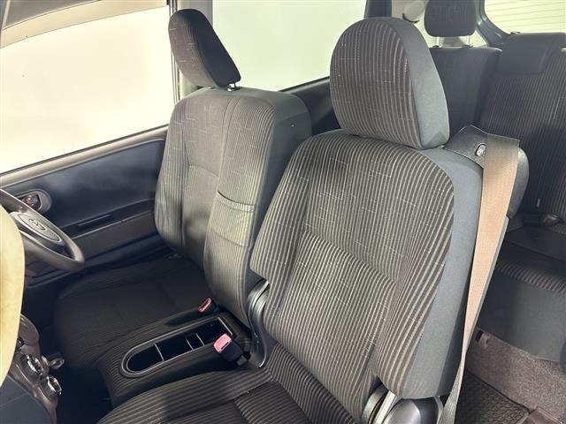 Toyota SPADE 2013 8151655-6