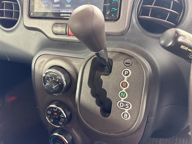 Toyota SPADE 2013 8151655-9
