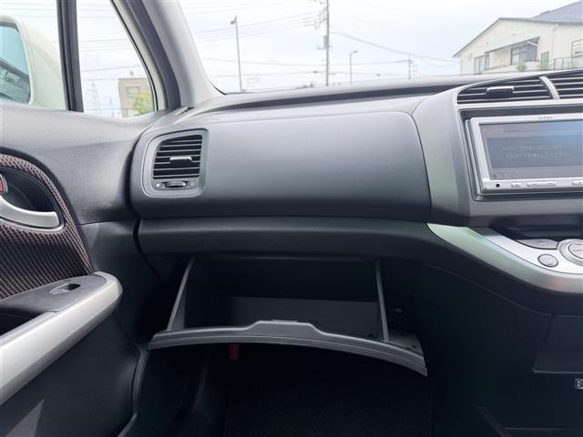 Honda STREAM 2010 8157261-22