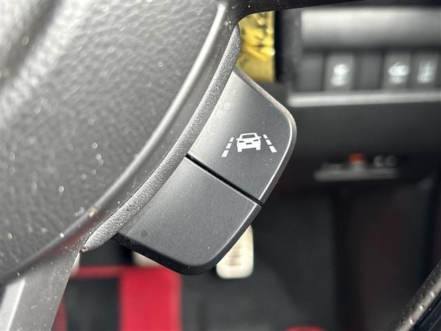 Suzuki SWIFT 2018 8157343-7