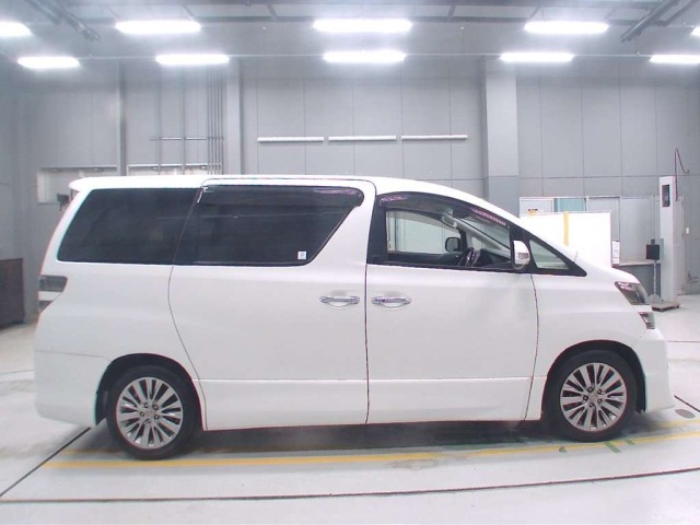 Toyota VELLFIRE 2013 8151661-3