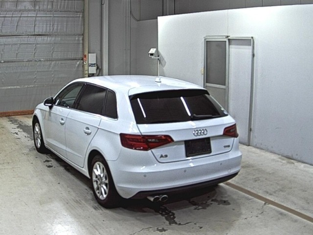 Audi A3 2015 8165128-1