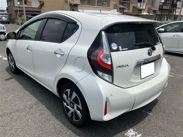 Toyota AQUA 2021 8174298-1