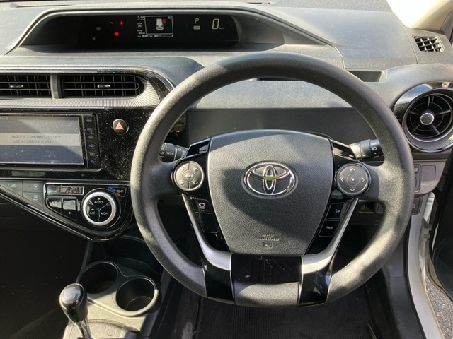 Toyota AQUA 2021 8174298-3