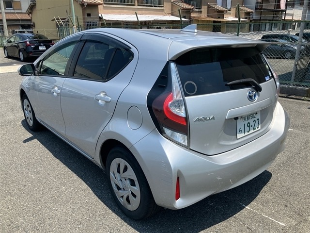 Toyota AQUA 2020 8174299-1