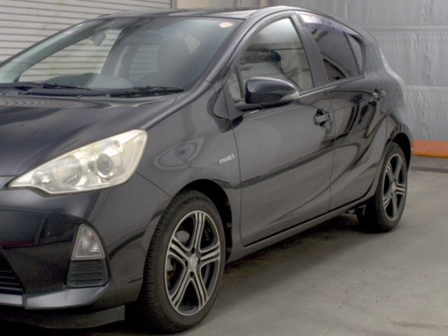 Toyota AQUA 2013 8174305-4