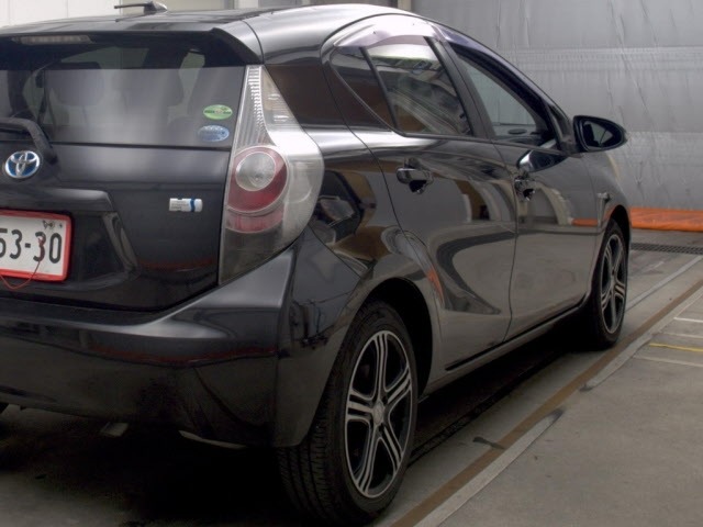 Toyota AQUA 2013 8174305-5