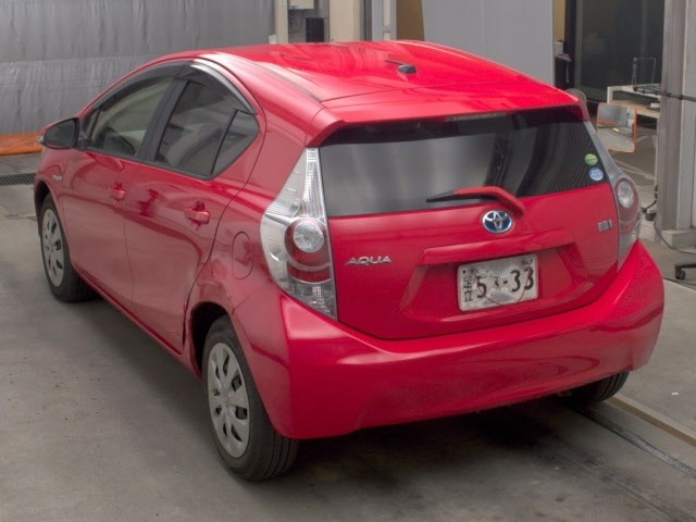 Toyota AQUA 2014 8174306-1