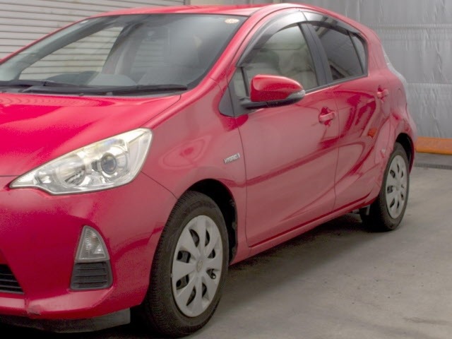 Toyota AQUA 2014 8174306-4