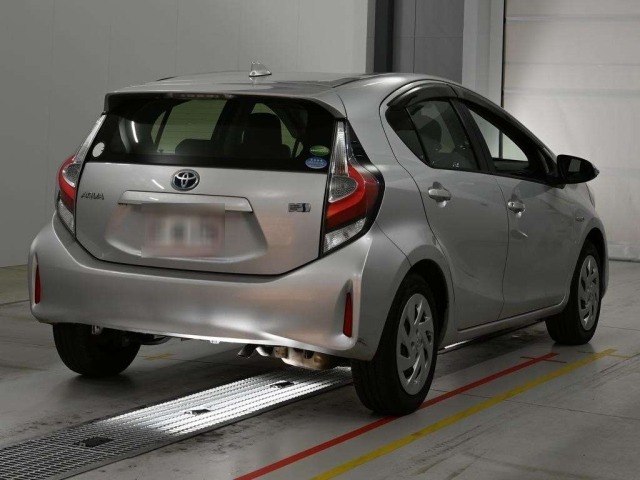Toyota AQUA 2019 8174320-1