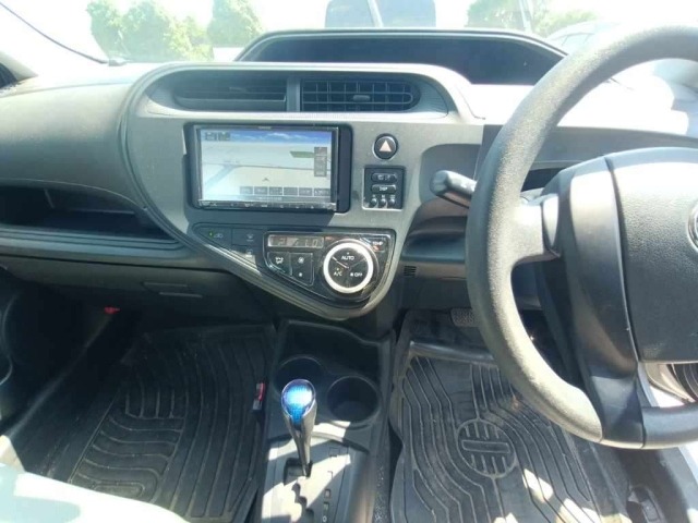 Toyota AQUA 2019 8174320-11