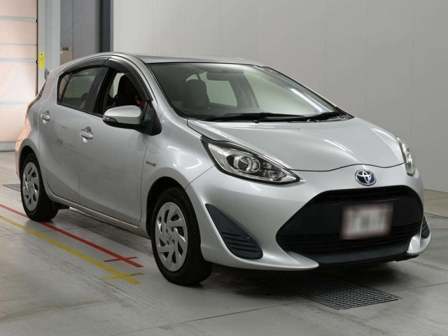 Toyota AQUA 2019 8174320-5