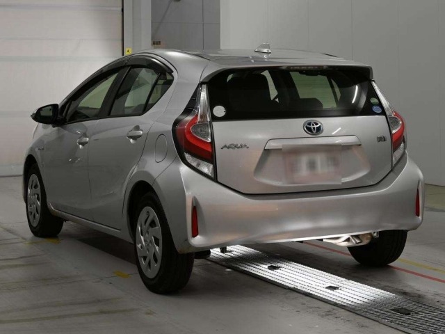 Toyota AQUA 2019 8174320-6