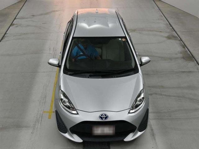 Toyota AQUA 2019 8174320-7