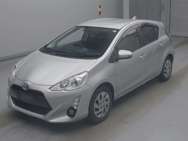 Toyota AQUA 2015 8174348-0