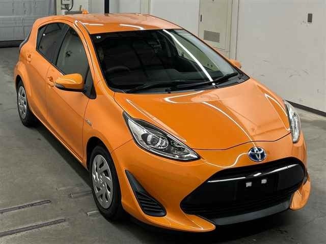 Toyota AQUA 2017 8174355-0