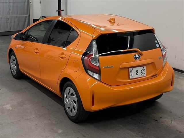 Toyota AQUA 2017 8174355-1
