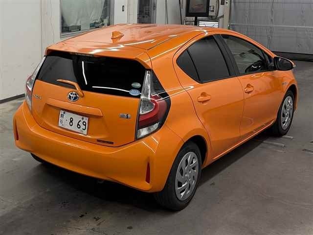 Toyota AQUA 2017 8174355-5
