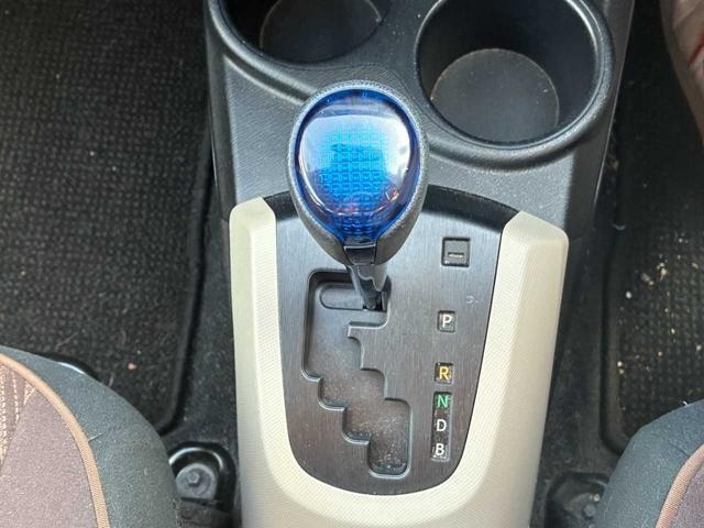 Toyota AQUA 2012 8174365-11