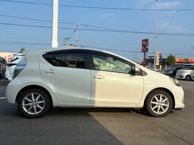Toyota AQUA 2012 8174365-16