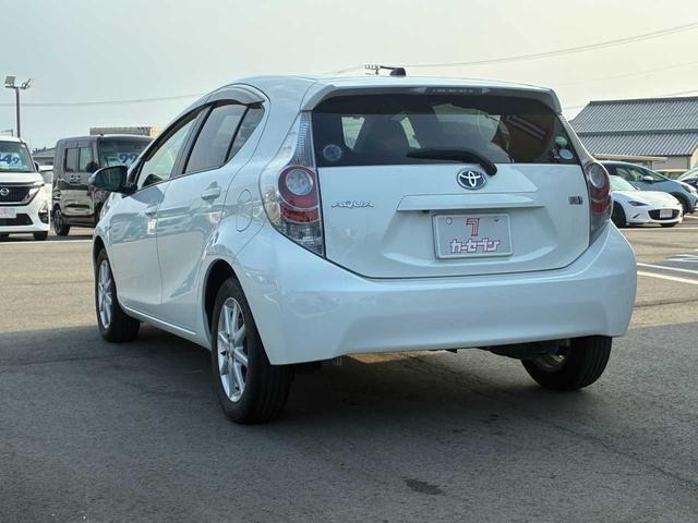 Toyota AQUA 2012 8174365-2