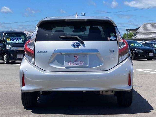 Toyota AQUA 2020 8174366-21