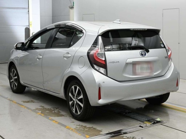 Toyota AQUA 2019 8174371-6