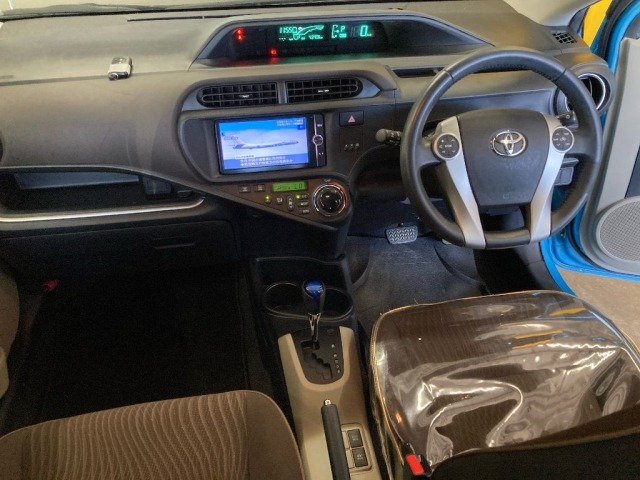 Toyota AQUA 2013 8174387-3