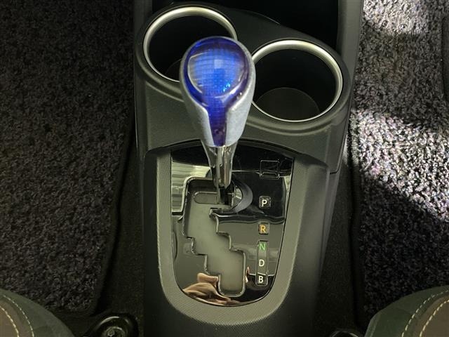 Toyota AQUA 2018 8174504-5