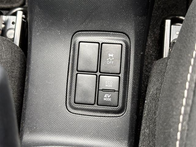Toyota AQUA 2021 8174511-1