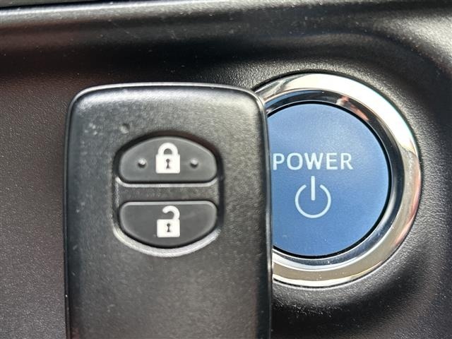 Toyota AQUA 2016 8174514-4