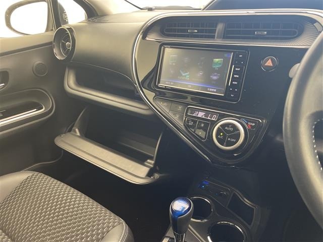 Toyota AQUA 2018 8174530-11