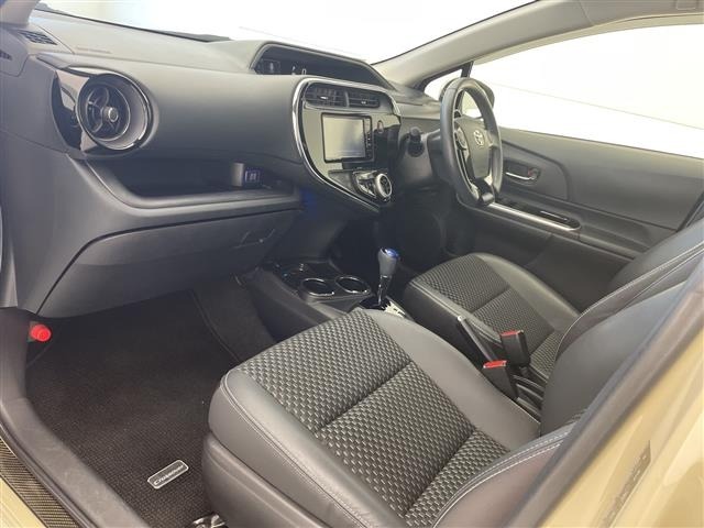 Toyota AQUA 2018 8174530-2
